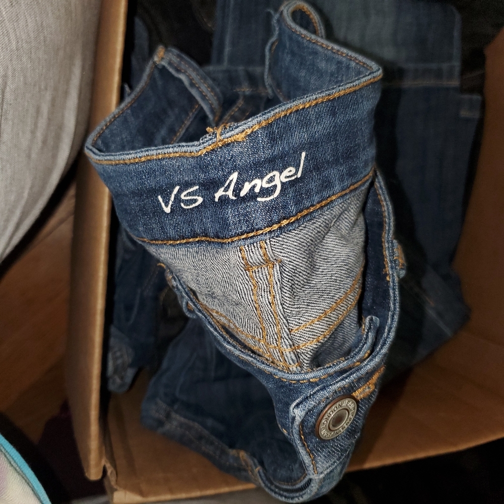 Jeans - Picture 2 of 3